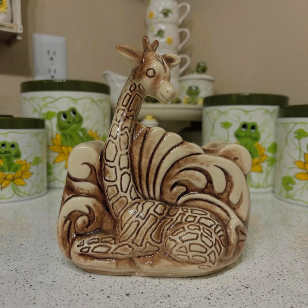Vintage Ceramic Shawnee Pottery Giraffe Planter - Brown and Cream